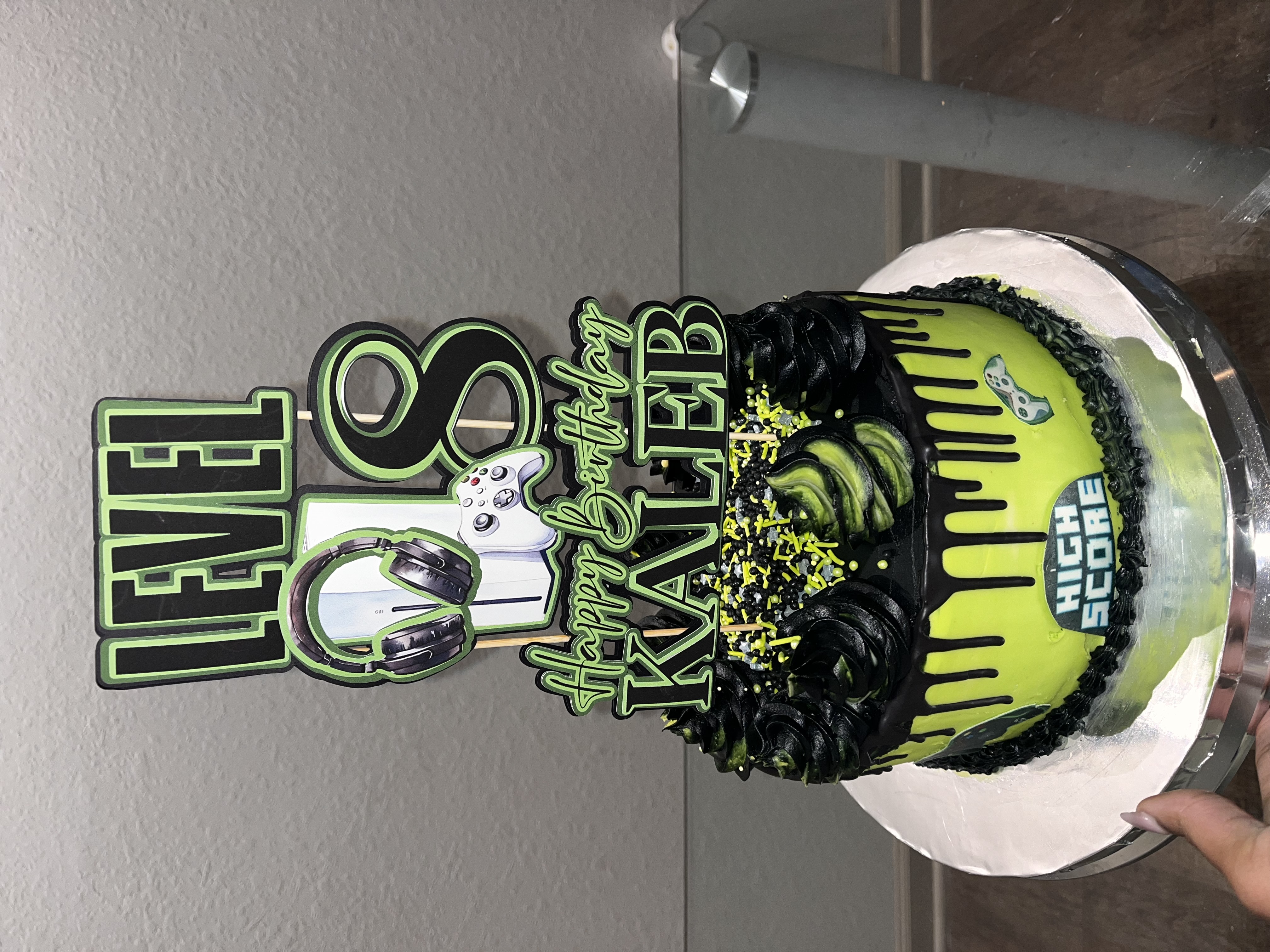 Custom cake by DaysiaVuCakes